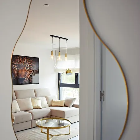 Urban Sky Luxury In Apartment